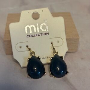 Mia collection NWT teardrop earrings - blue & gold